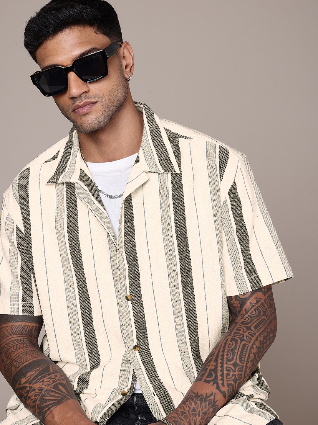 

Roadster Men Striped Oversized Casual Shirt, Beige