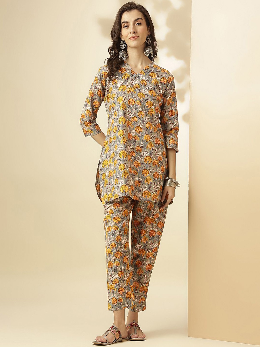 

KALINI Floral Printed V-Neck Three-Quarter Sleeves Printed Tunic & Trousers, Grey