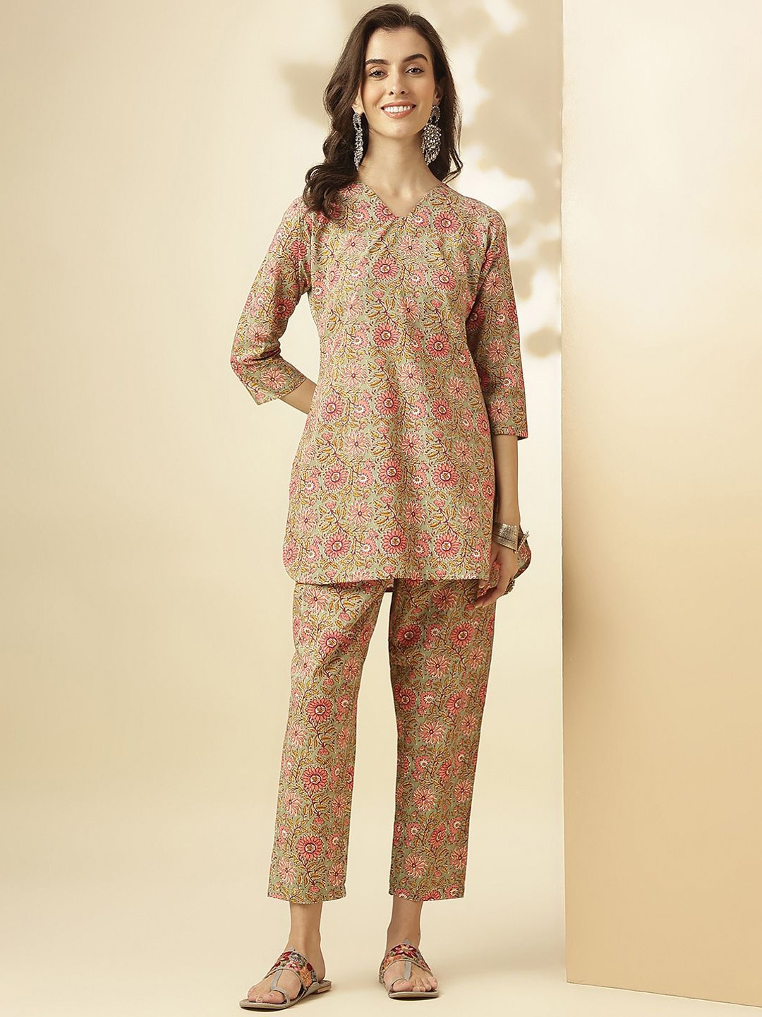 

KALINI Floral Printed V-Neck Three-Quarter Sleeves Printed Tunic & Trousers, Green
