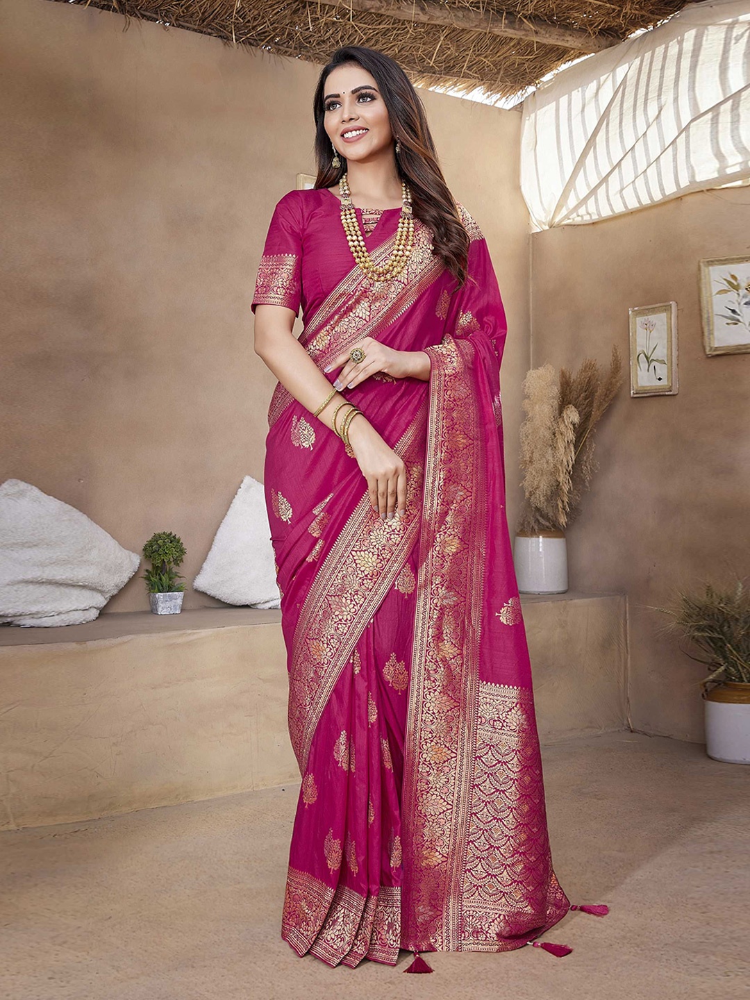 

Panzora Woven Design Zari Banarasi Saree, Fuchsia