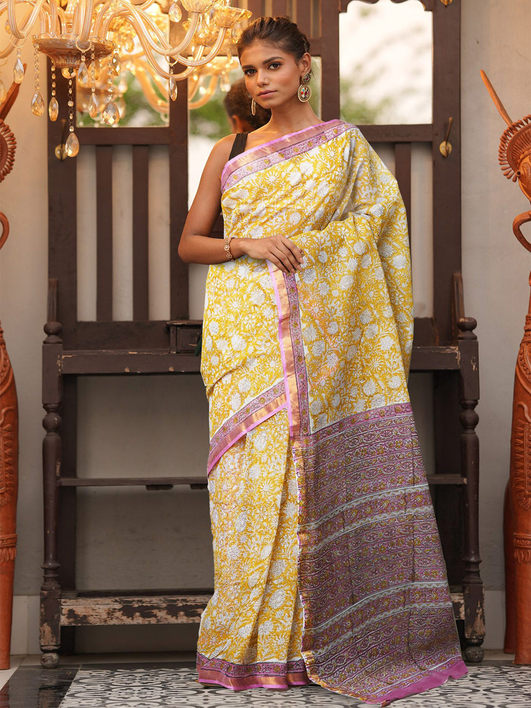 

Unnati Silks Floral Silk Cotton Handloom Kota Saree, Yellow