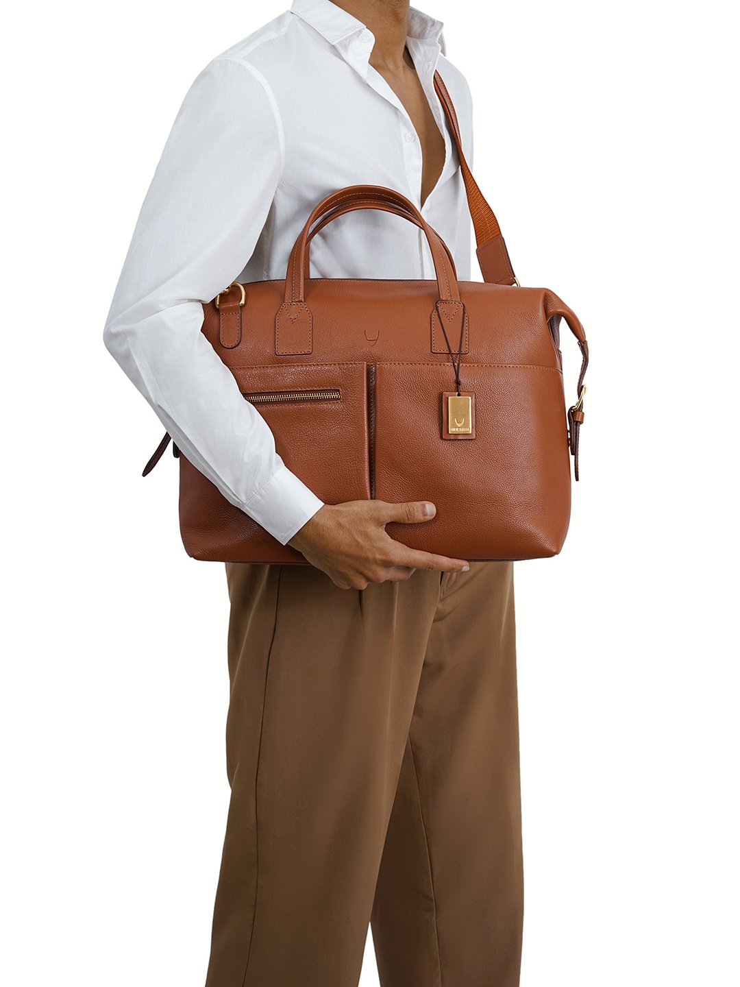 

Hidesign Men Textured Up To 15 Leather Laptop Bag, Tan