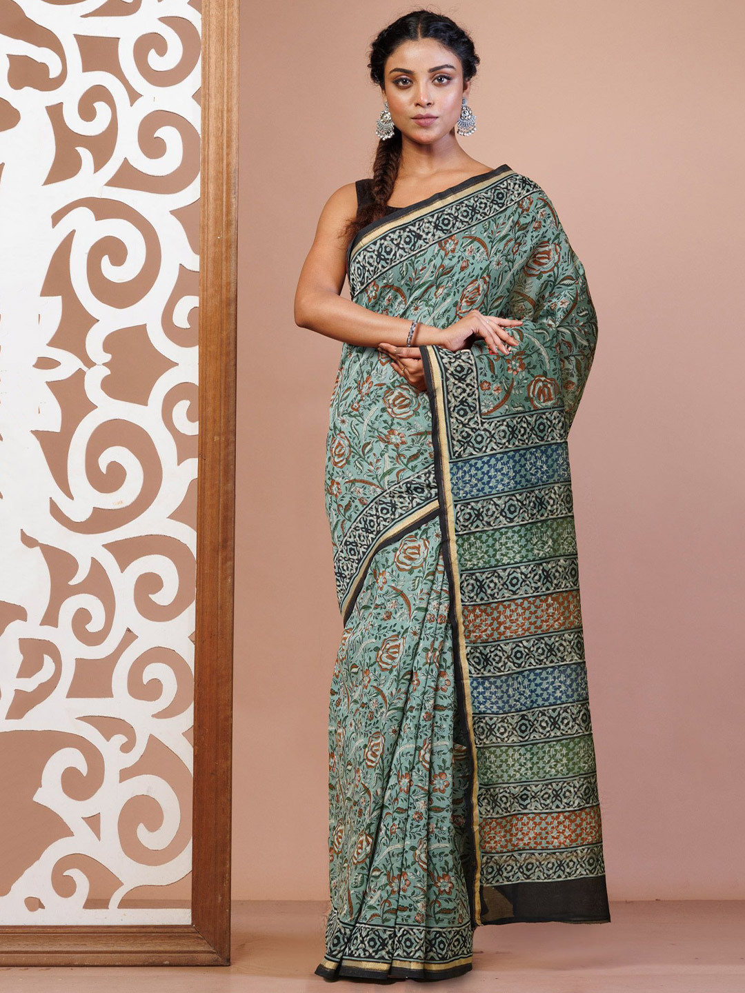 

Unnati Silks Ethnic Motifs Handloom Chanderi Saree, Blue