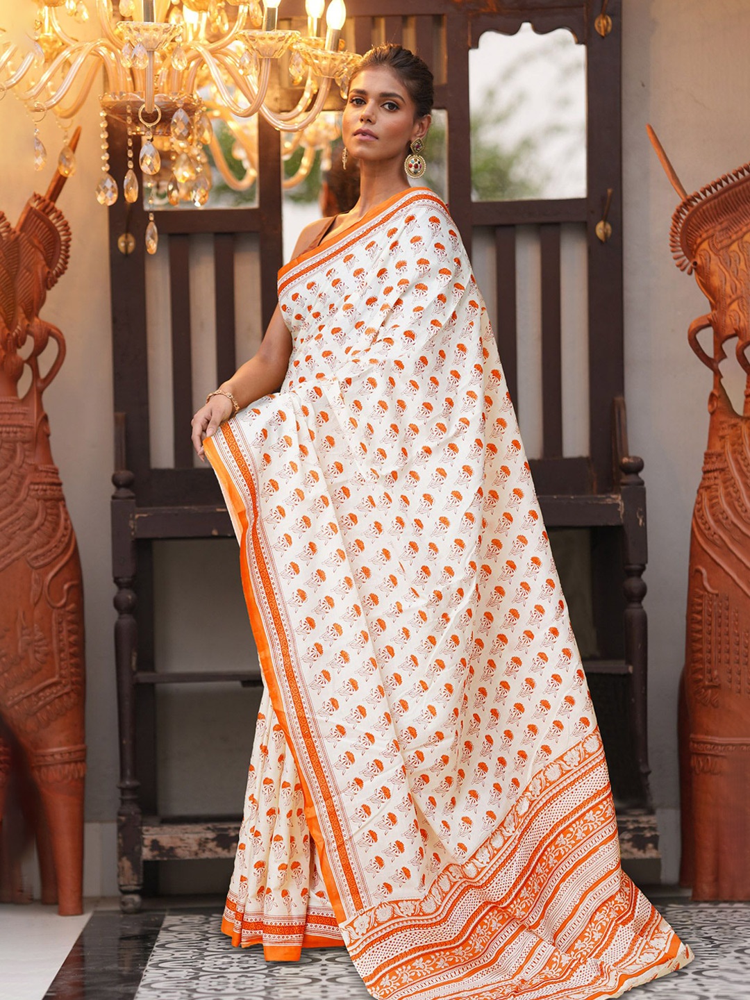 

Unnati Silks Ethnic Motifs Pure Cotton Handloom Block Print Saree, White