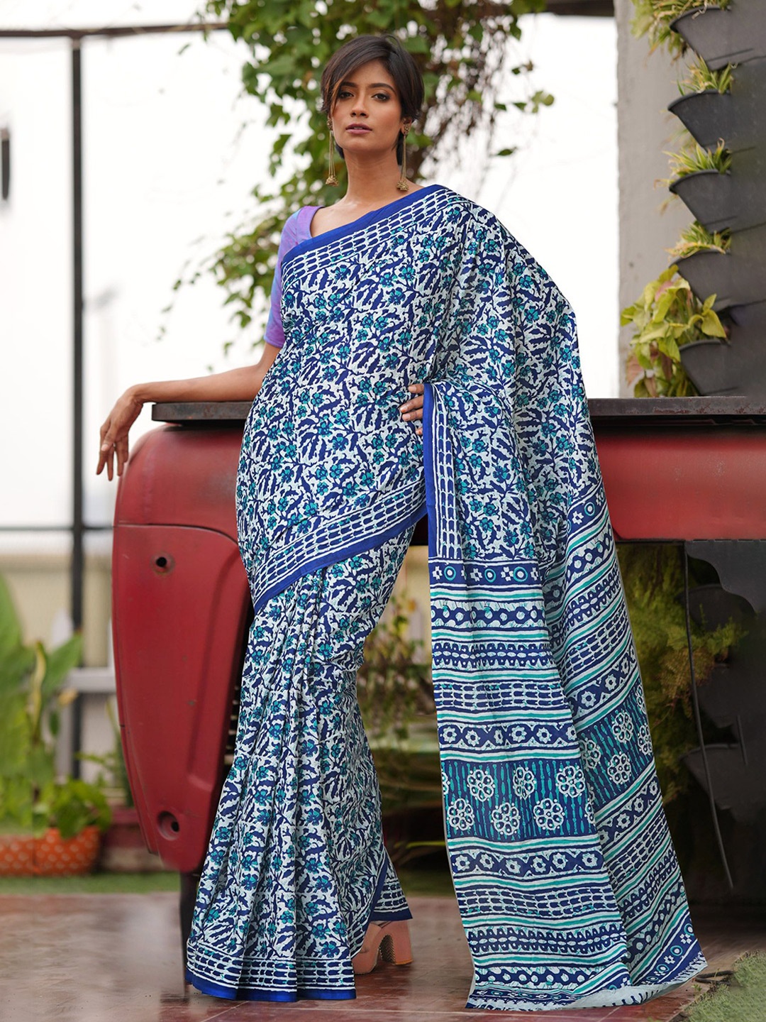 

Unnati Silks Ethnic Motifs Pure Cotton Handloom Block Print Saree, White