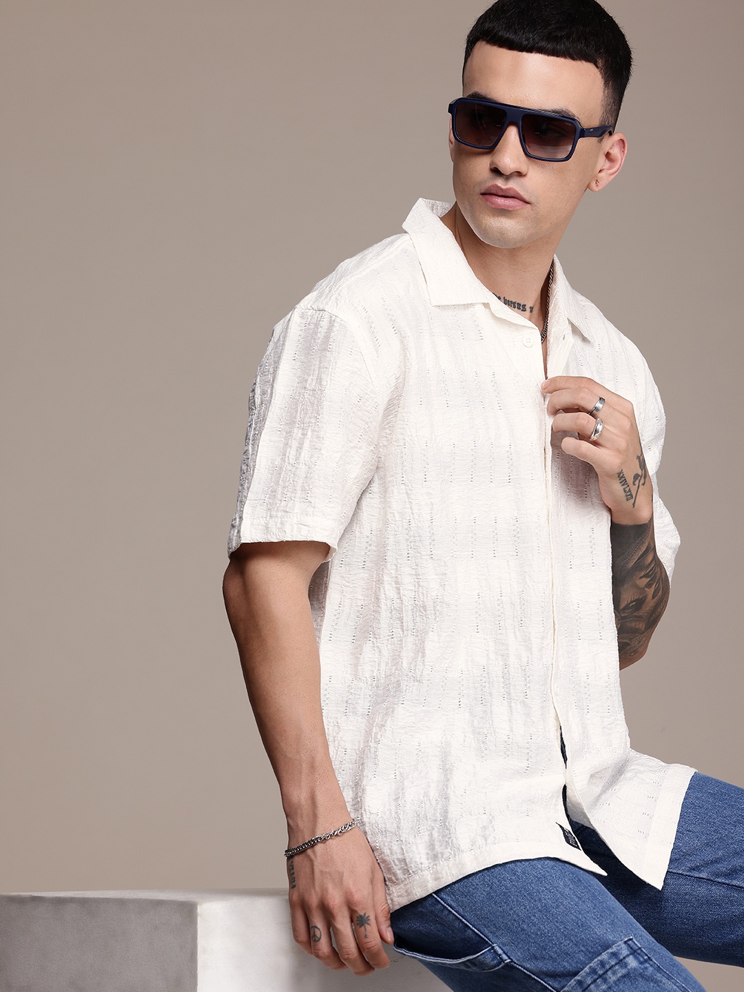 

Roadster Men Fit Textured Cuban Collar Relaxed Casual Shirt, White