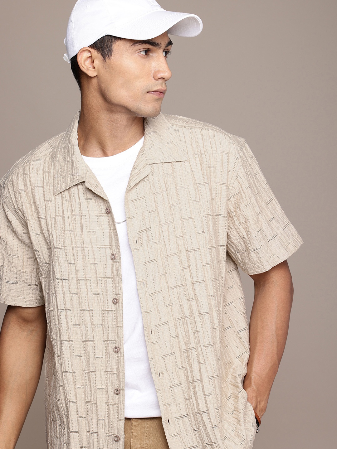 

Roadster Men Textured Oversized Casual Shirt, Beige