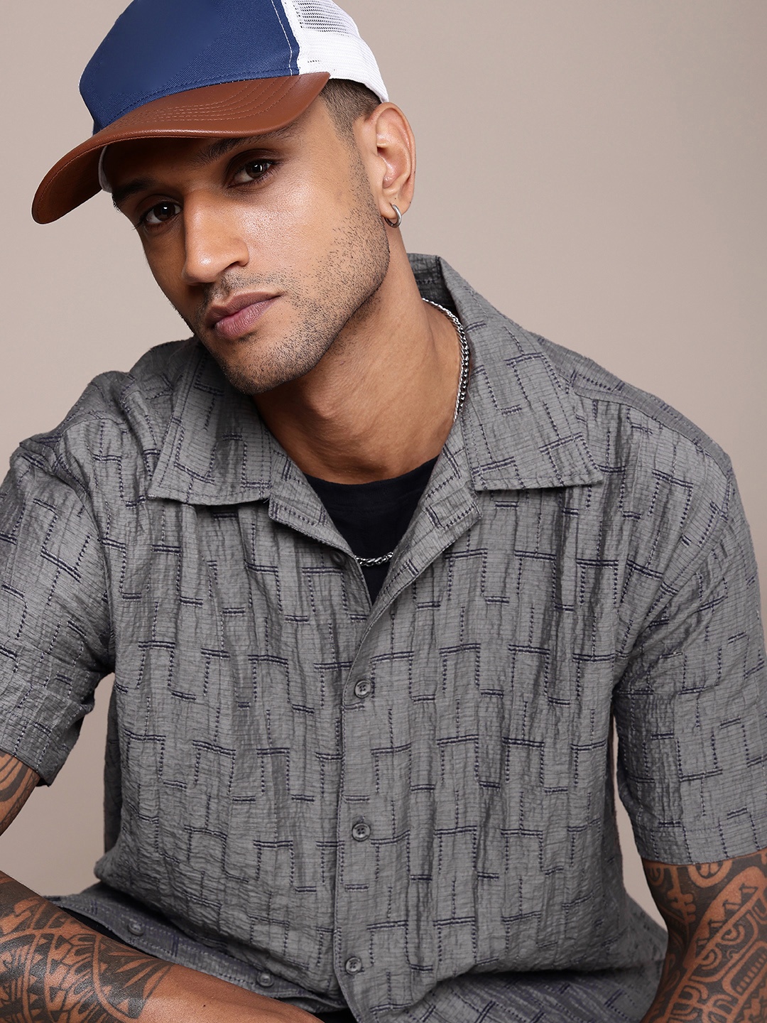 

Roadster Men Textured Cuban Collar Oversized Casual Shirt, Grey