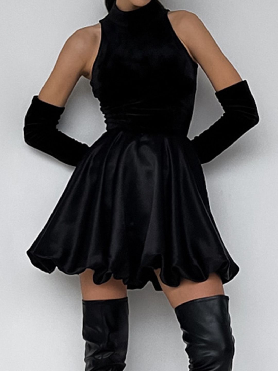 

StyleCast Women Solid A-Line Mini Skirt, Black