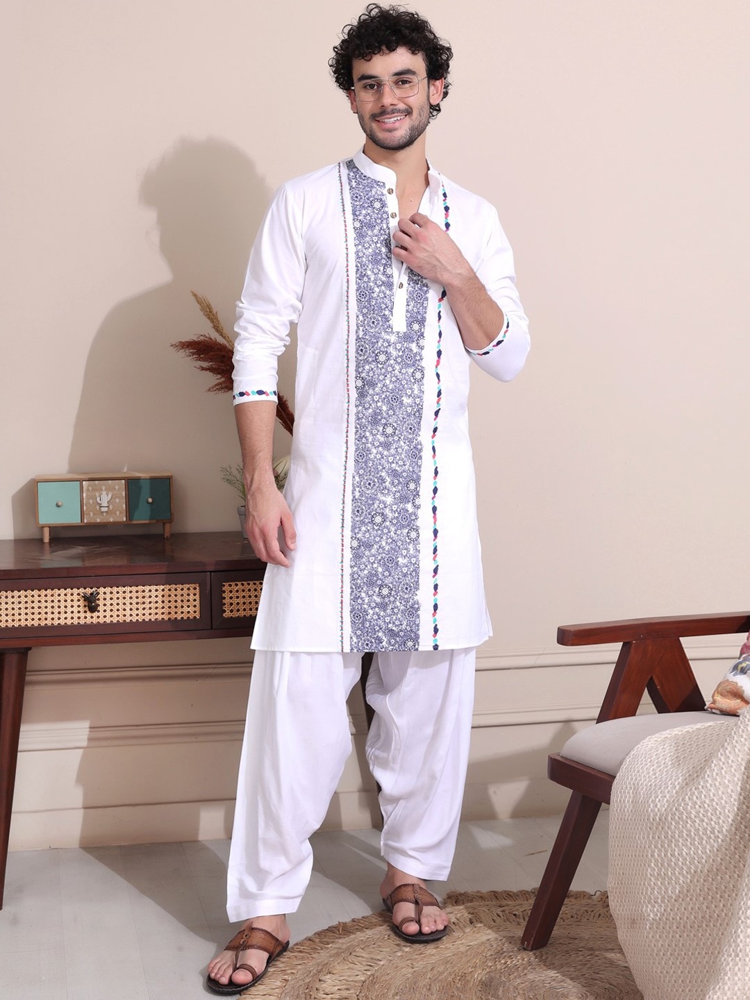 

MIDAV Mandarin Collar Printed Regular Pure Cotton Kurta with Pyjamas, White