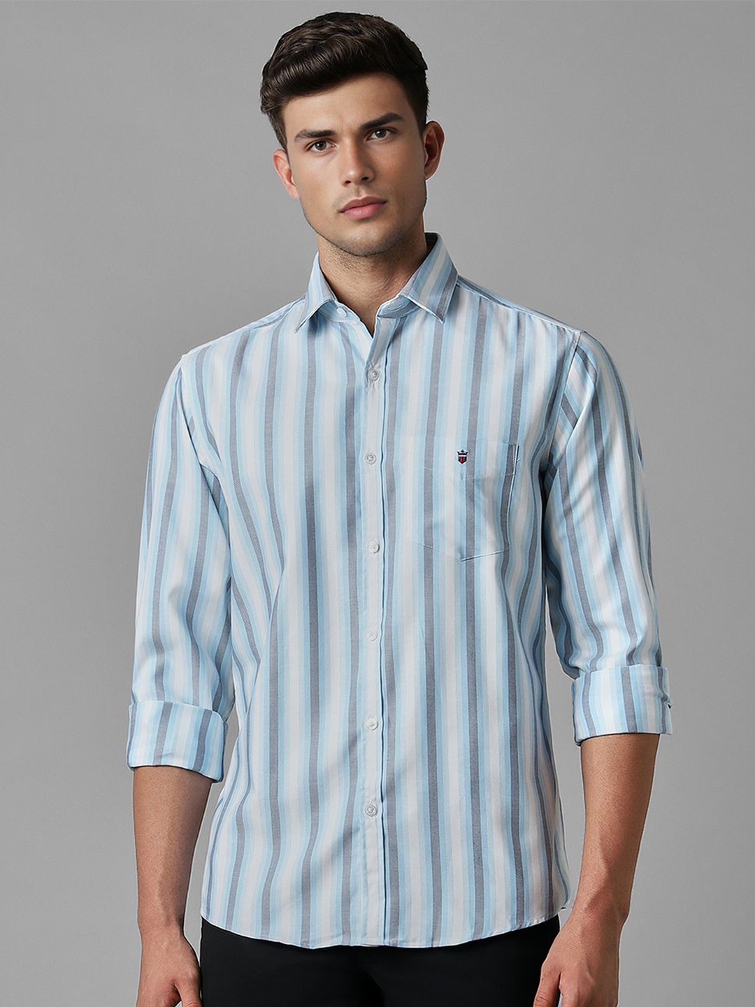 

Louis Philippe Sport Slim Fit Vertical Stripes Pure Cotton Casual Shirt, Blue