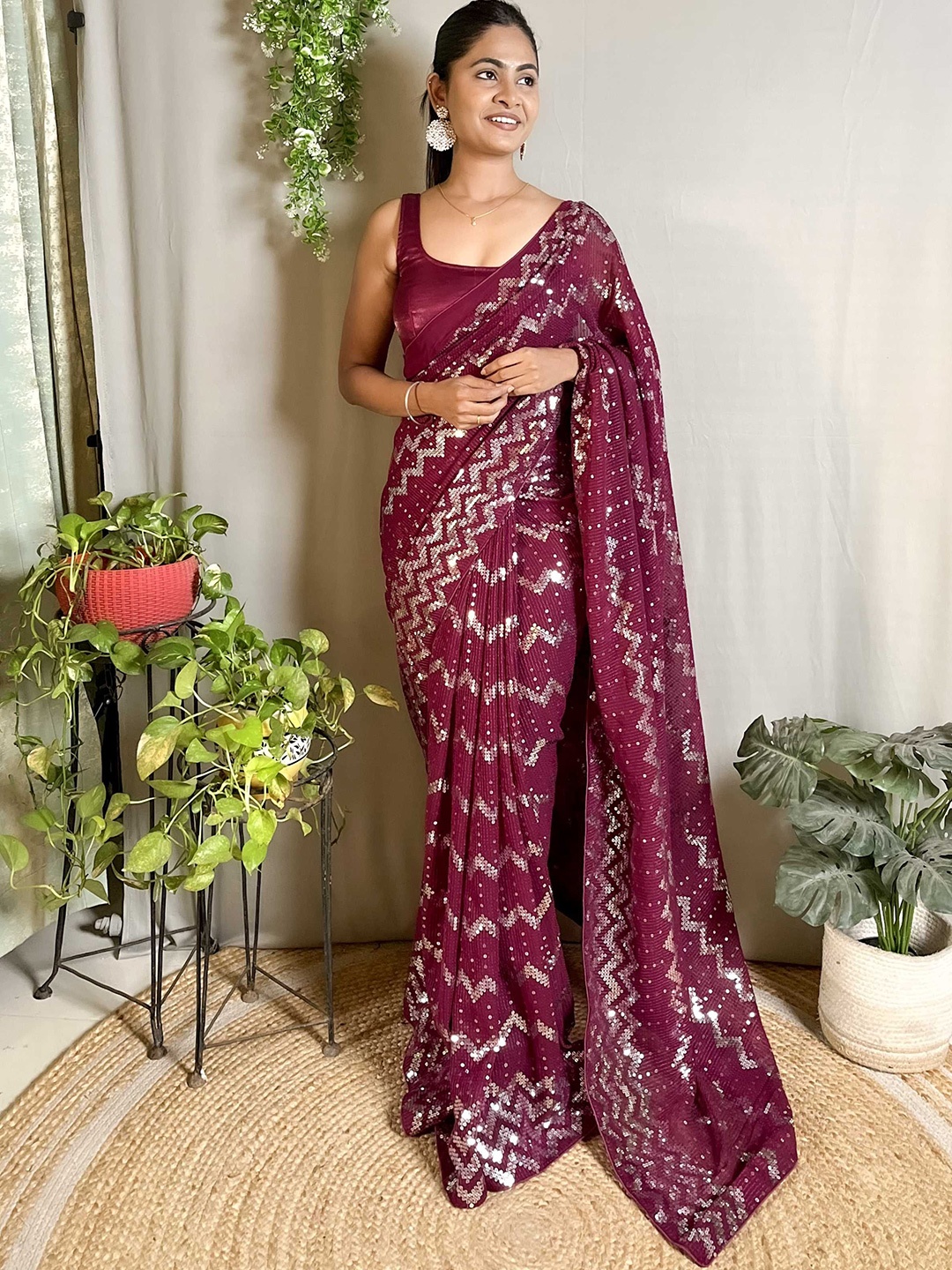 

Panzora Embellished Seqence Work Saree, Purple