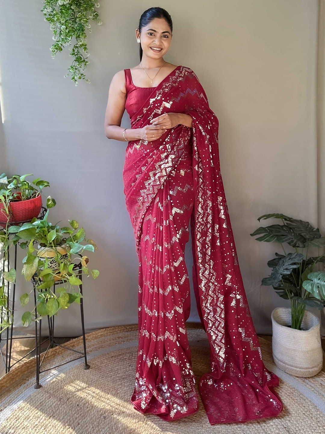

Panzora Embellished Sequinned Saree With Blouse Piece, Maroon