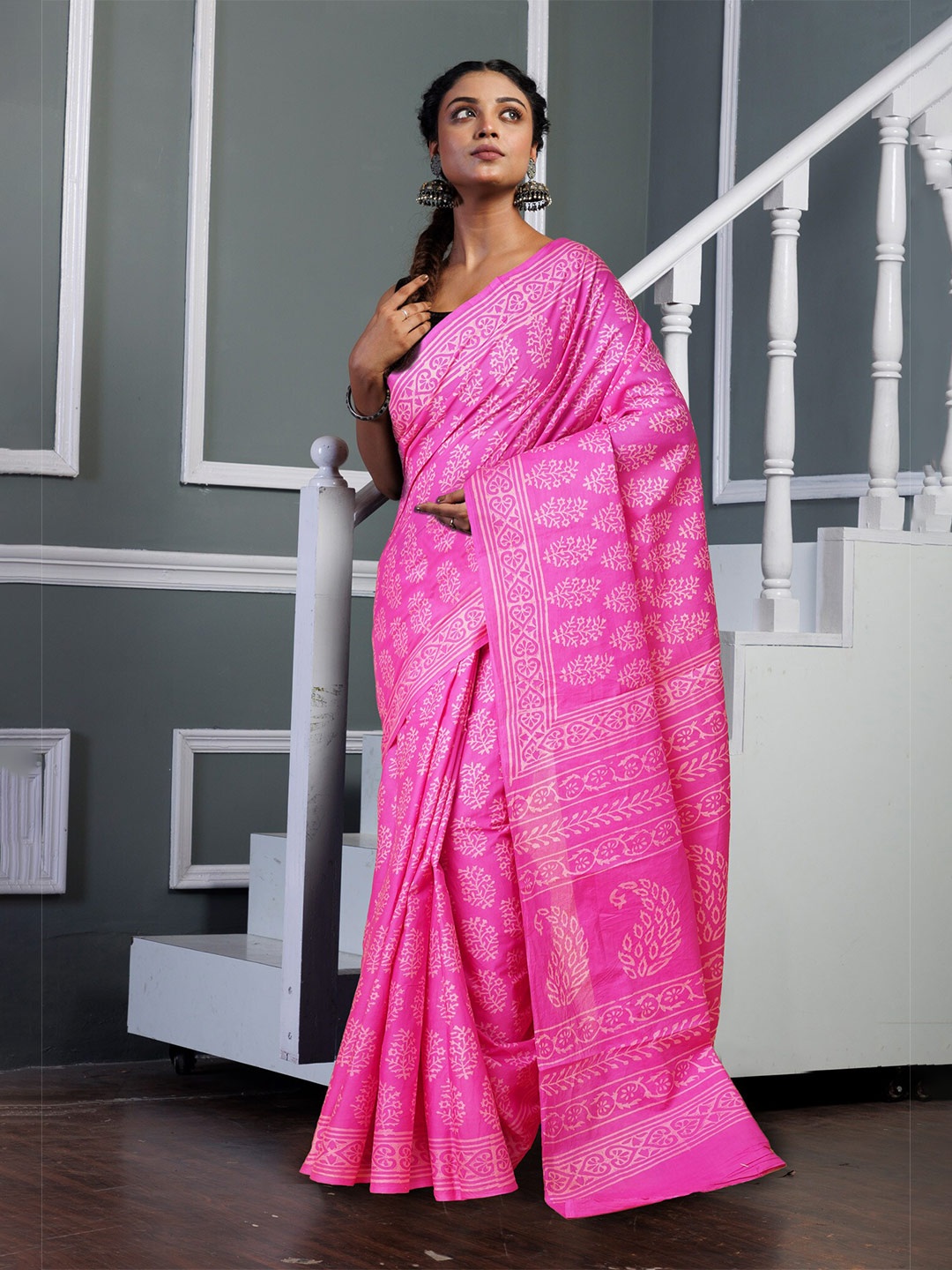 

Unnati Silks Ethnic Motifs Block Print Pure Cotton Handloom Saree, Pink