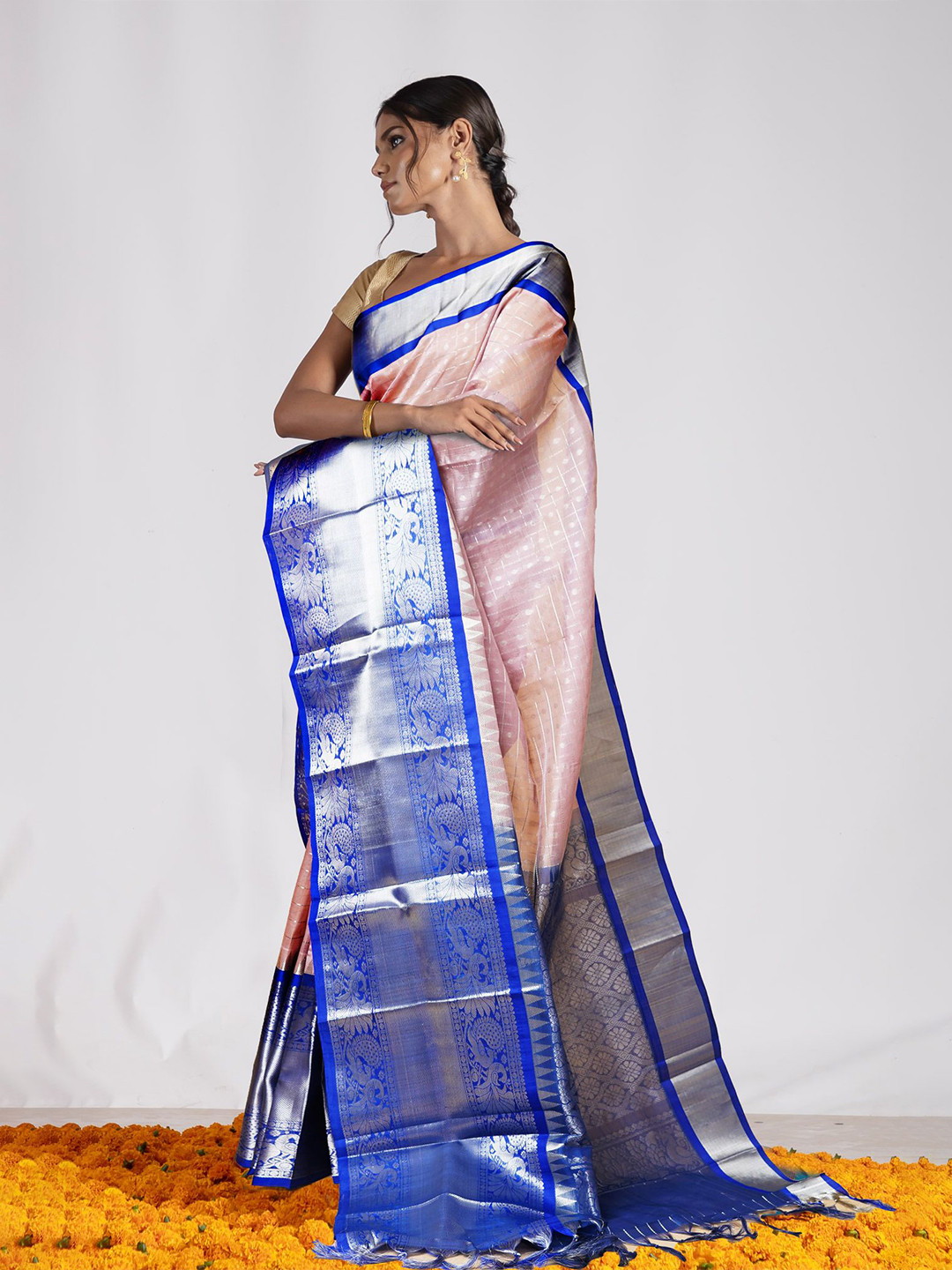 

Unnati Silks Woven Design Zari Pure Silk Handloom Saree, Pink