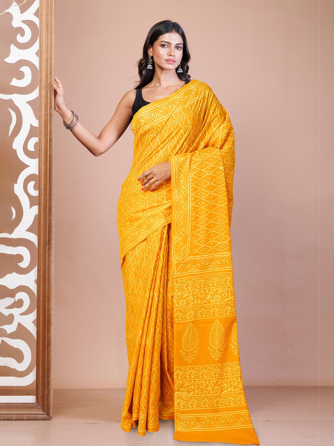 

Unnati Silks Ethnic Motifs Block Print Pure Cotton Handloom Block Print Saree, Yellow
