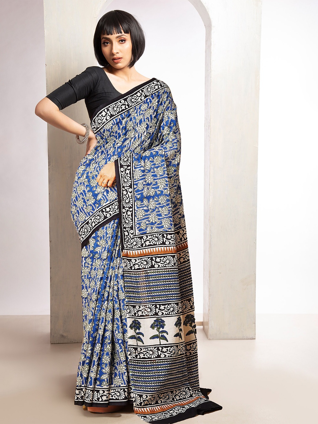 

Unnati Silks Ethnic Motifs Pure Cotton Handloom Bagru Saree, Blue