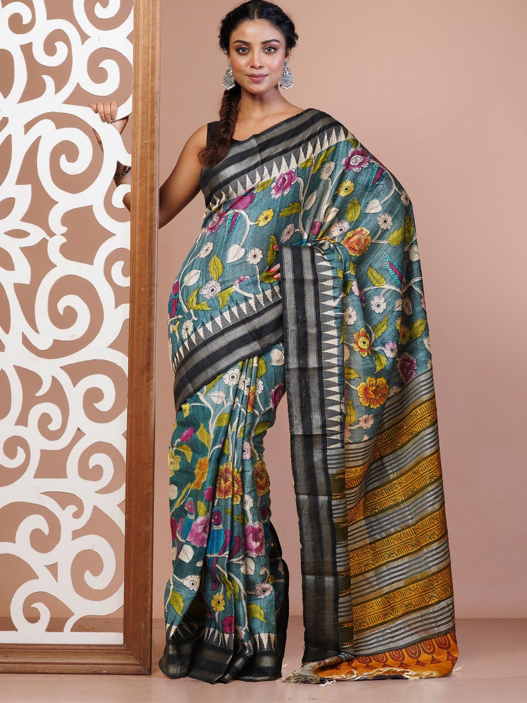 

Unnati Silks Floral Pure Silk Handloom Tussar Saree, Grey