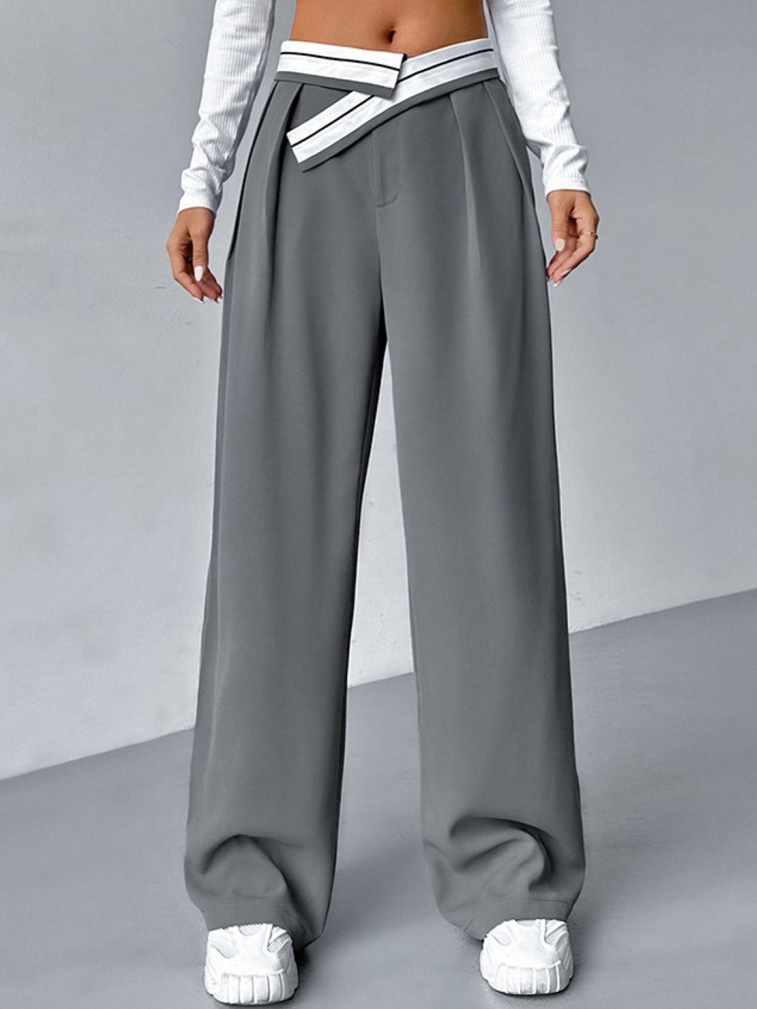 

Stylecast X KPOP Women Printed Mid Rise Tailored Regular Fit Joggers Trouser, Grey