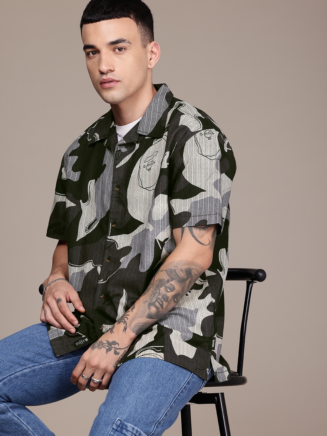 

Roadster Men Printed Relaxed Fit Cuban Collar Pure Cotton Casual Shirt, Grey