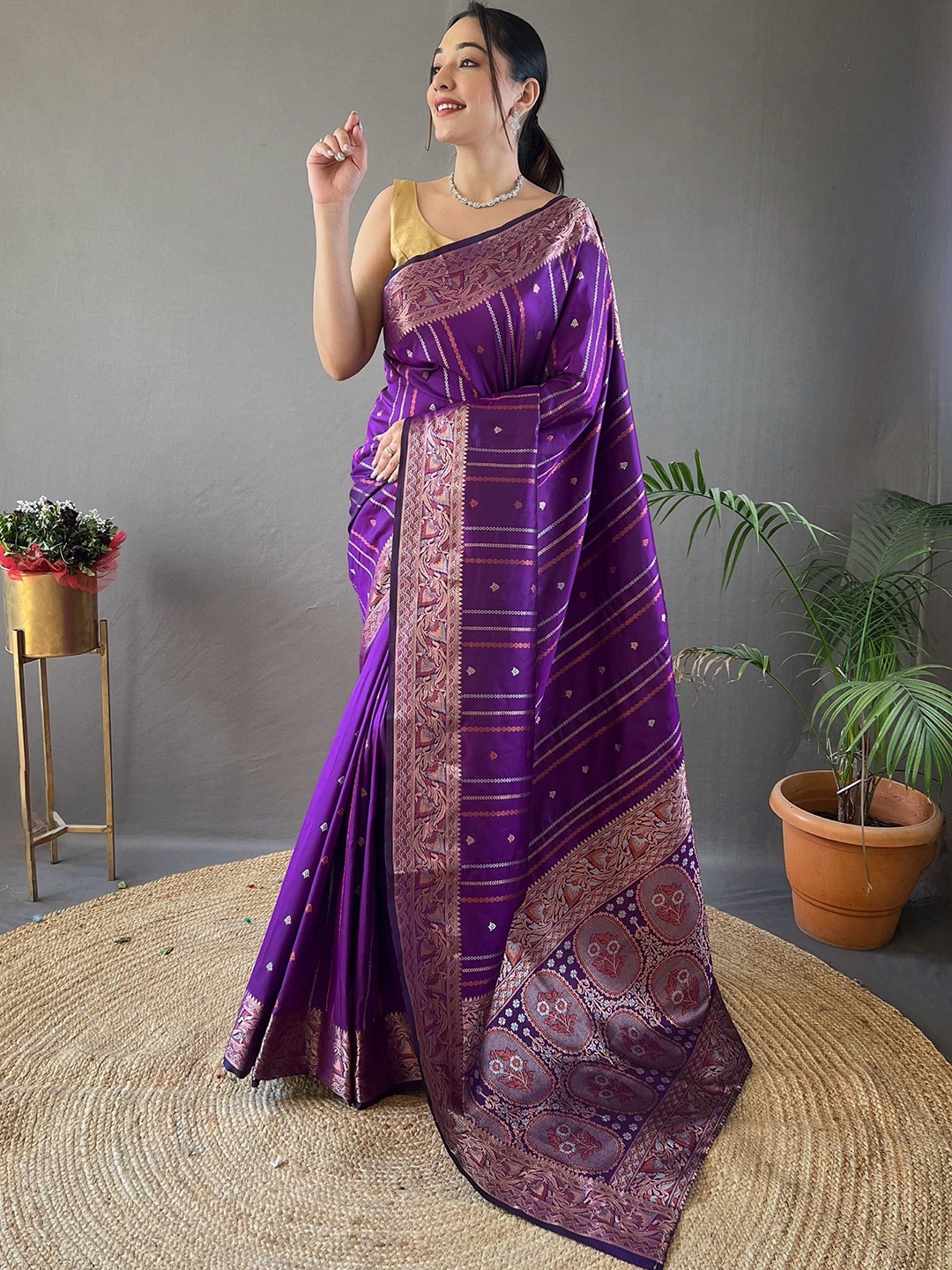 

Panzora Woven Design Zari Banarasi Saree, Purple