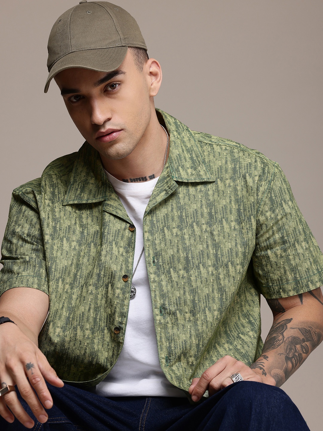 

Roadster Men Printed Cuban Collar Relaxed Fit Pure Cotton Casual Shirt, Green