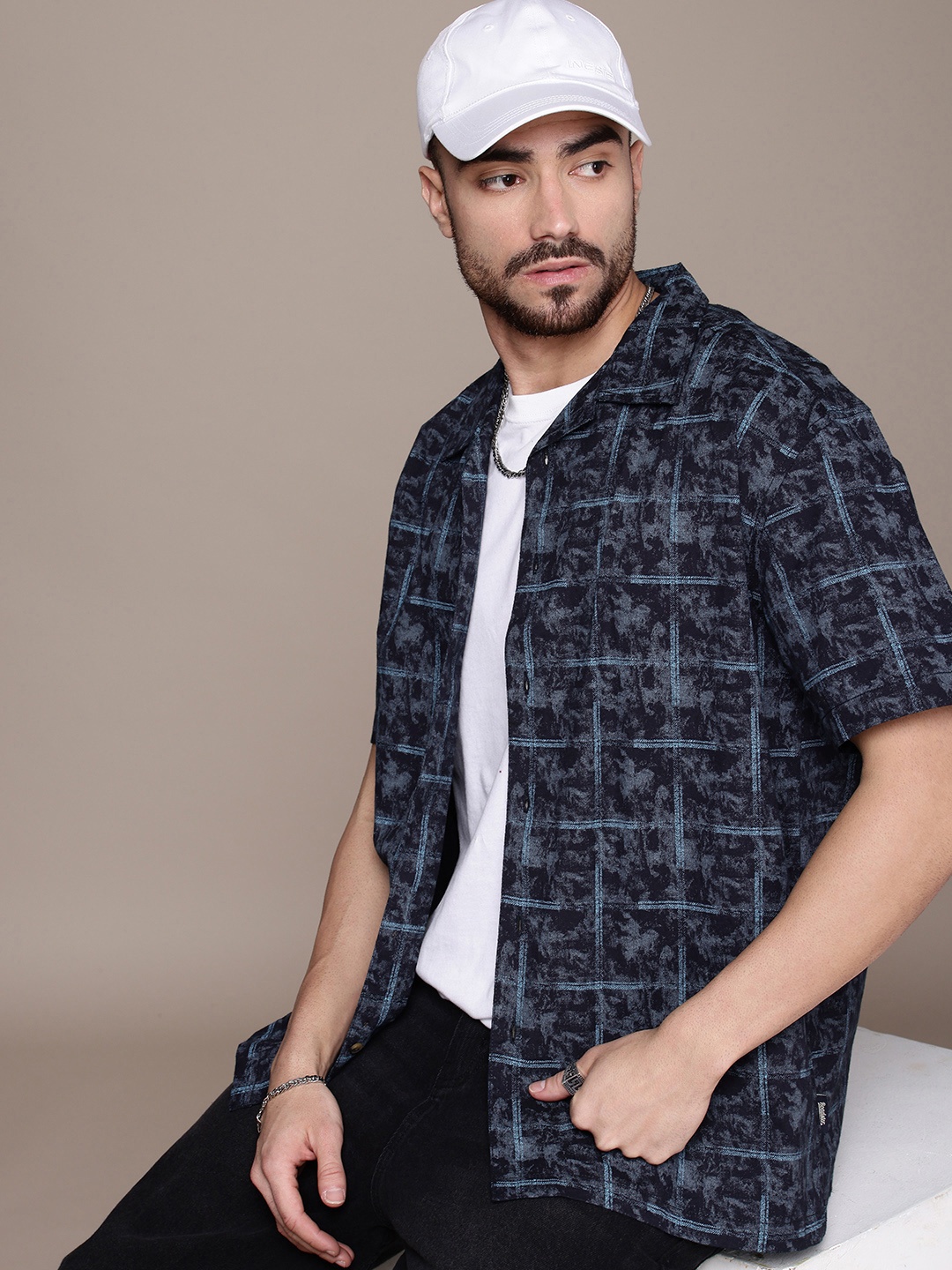 

Roadster Men Windowpane Checked Oversized Casual Shirt, Navy blue