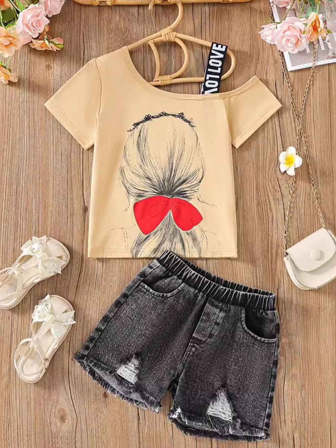 

INCLUD Girls Printed T-shirt With Shorts, Cream