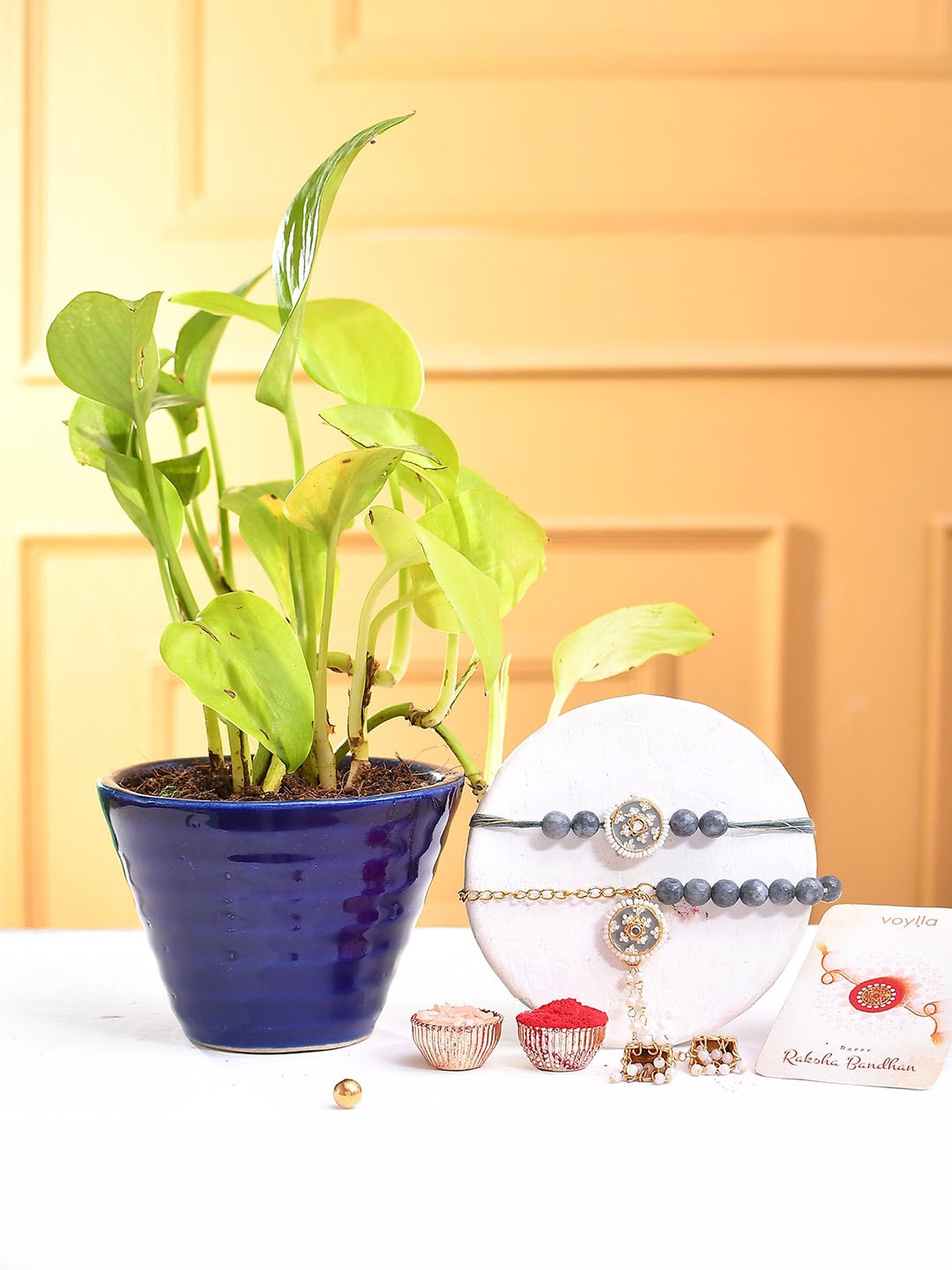 

Voylla Set Of 3 Beaded Bhaiya Bhabhi Rakhi & Planter With Roli Chawal, Green