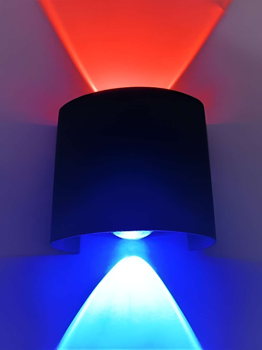 

SPARK WORLD Black Cylinderical Outdoor Lamp