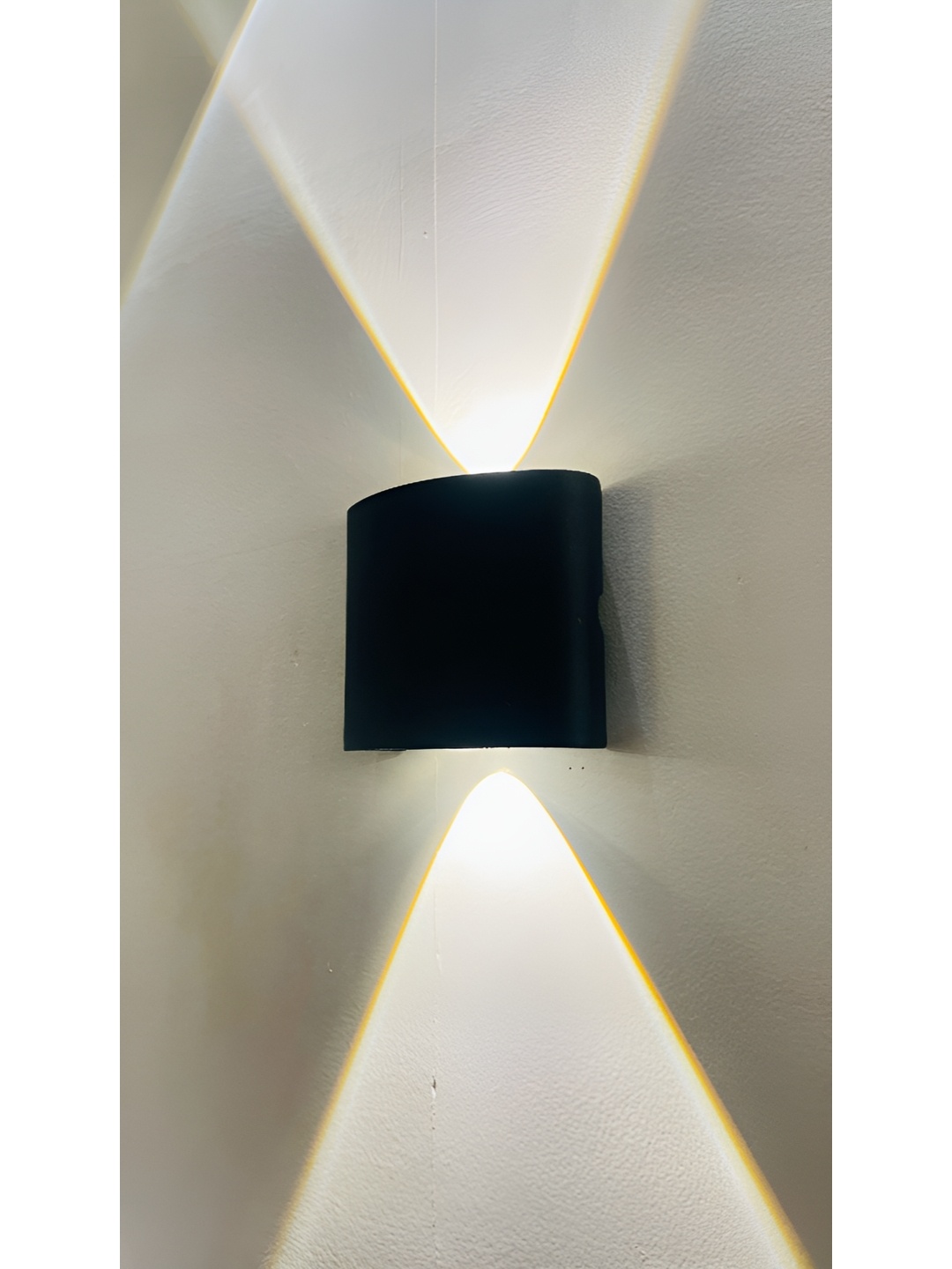 

SPARK WORLD Black Cylinder Textured Aluminium Self Assembly Outdoor Lamps