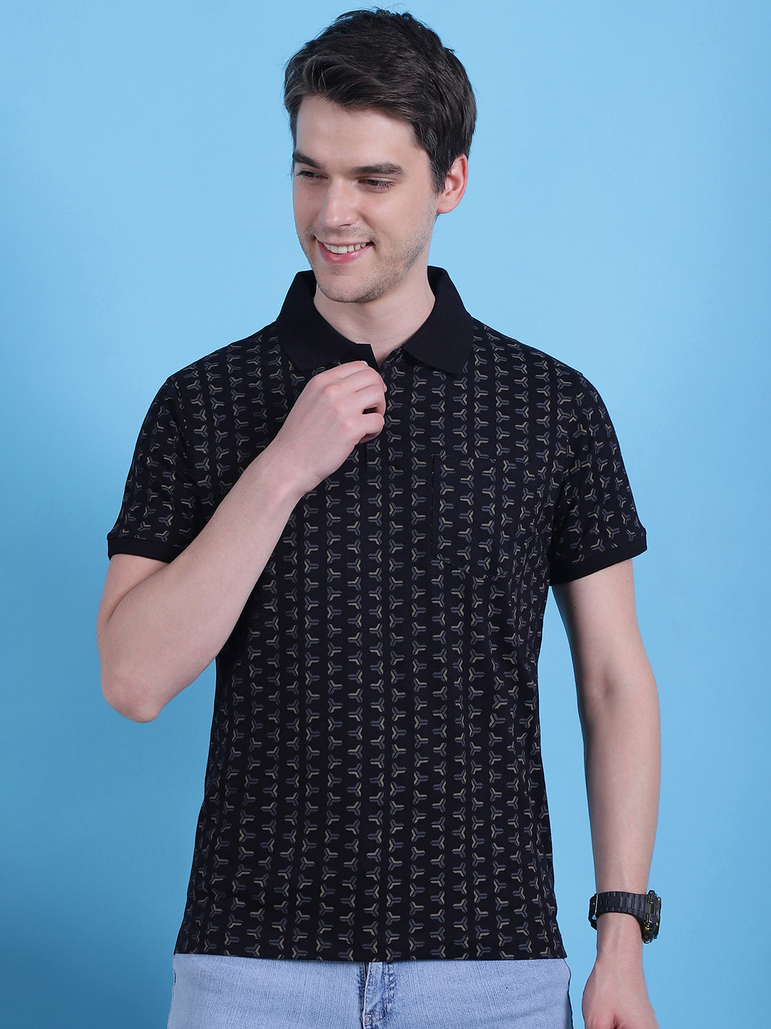 

VENITIAN Men Abstract Printed Polo Collar Pocket T-shirt, Black