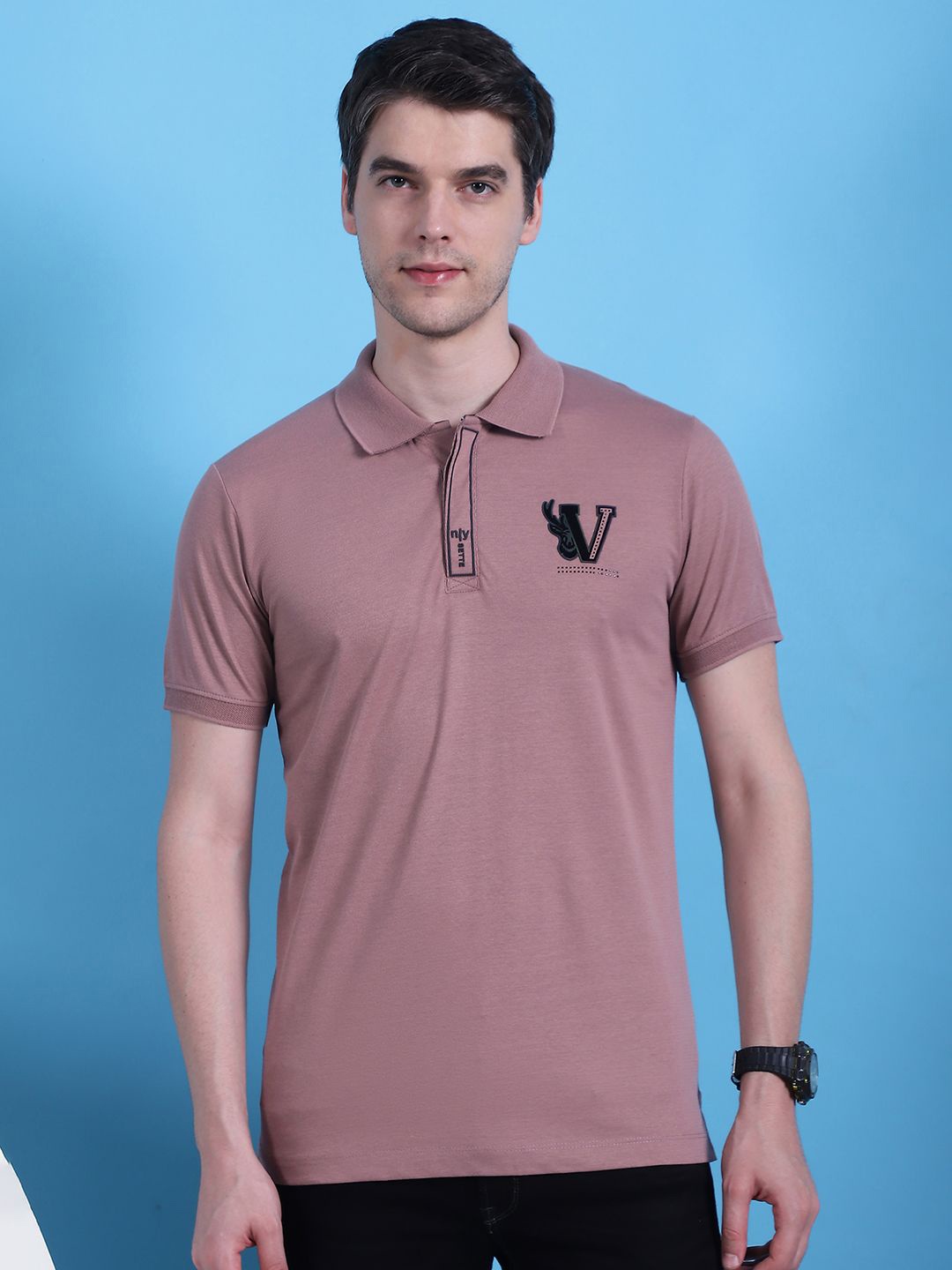 

VENITIAN Men Polo Collar Applique Slim Fit T-shirt, Rose gold
