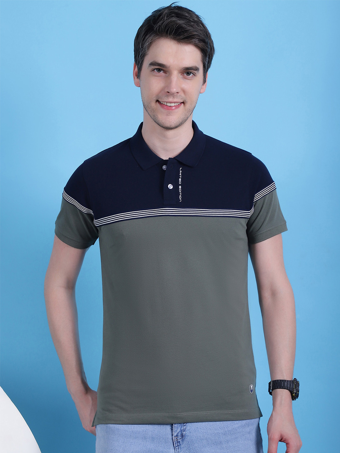 

VENITIAN Men Colourblocked Polo Collar T-shirt, Green