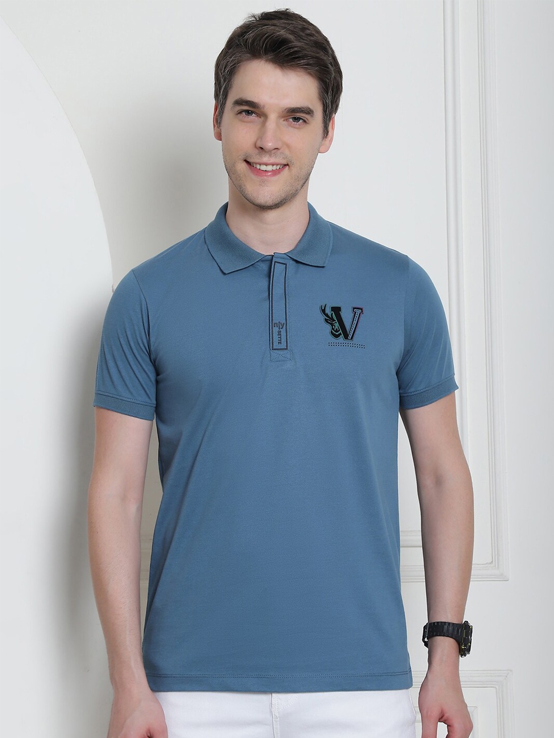 

VENITIAN Men Applique Polo Collar T-shirt, Blue