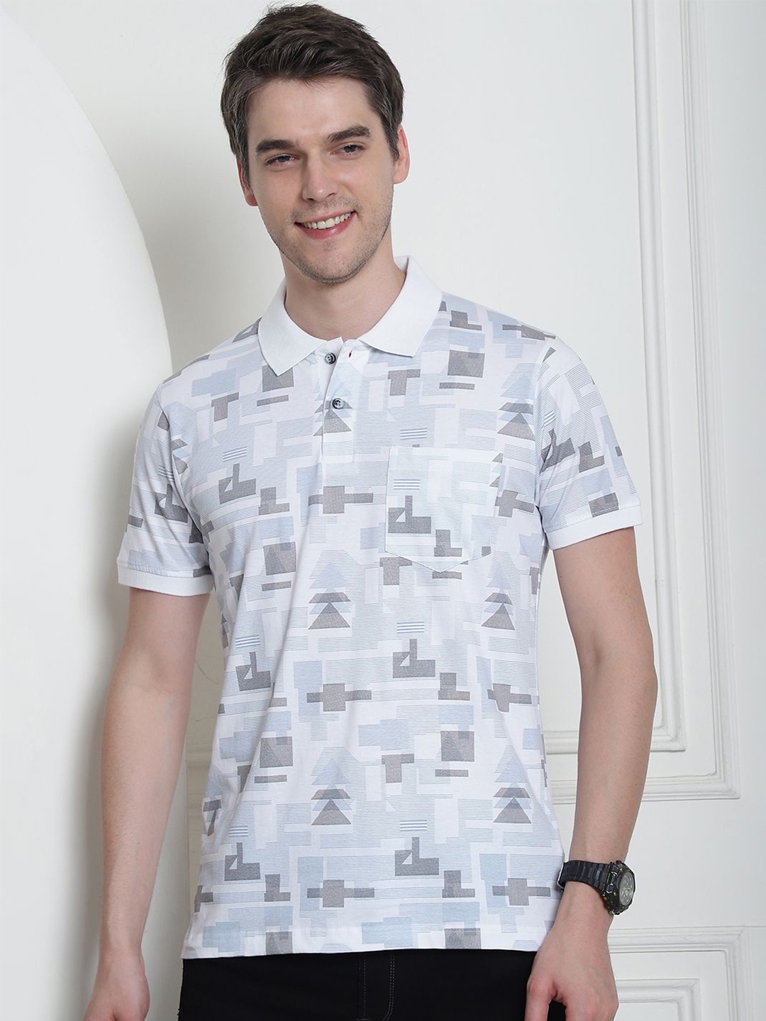 

VENITIAN Men Abstract Printed Polo Collar T-shirt, White