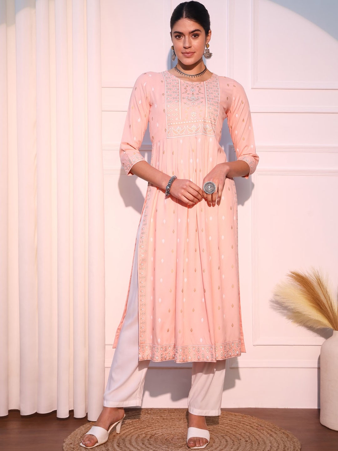 

KALINI Ethnic Motifs Printed Straigth Kurta, Cream