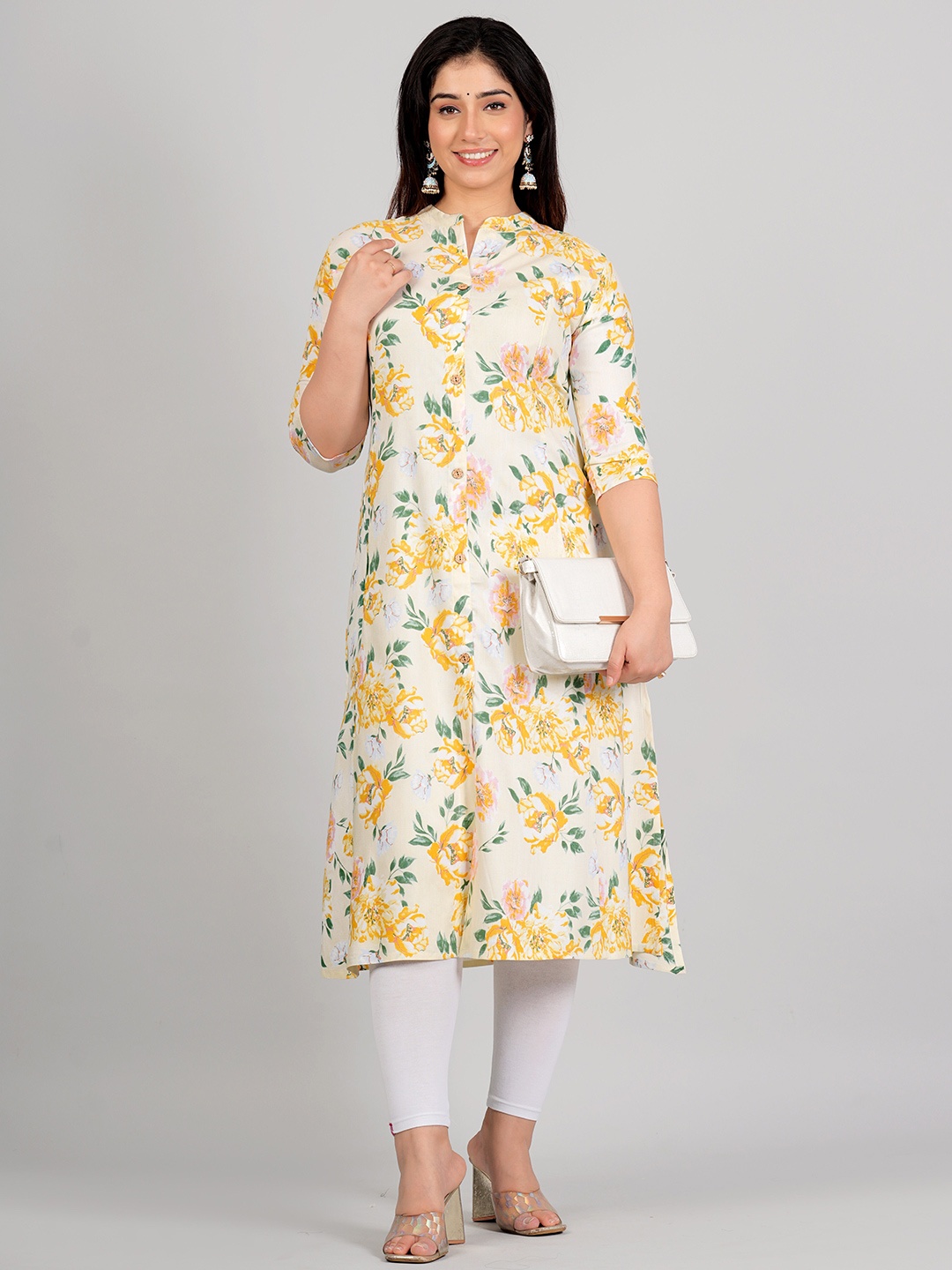 

Moktika Women Floral Printed Pure Cotton A-line Kurta, Off white