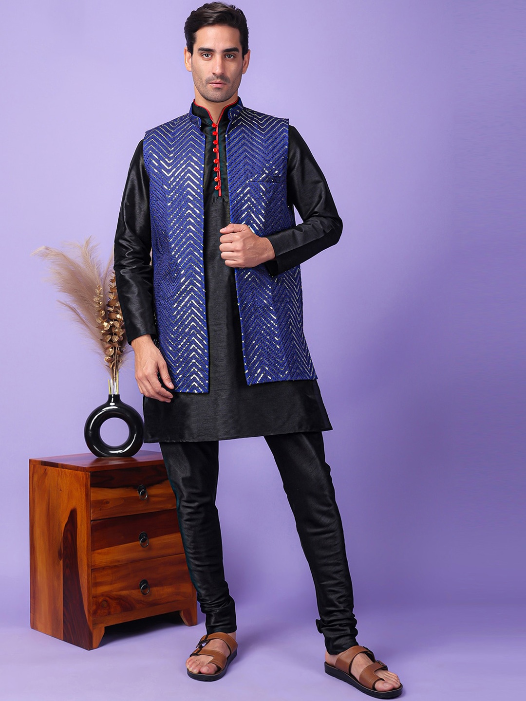 

Hangup Mandarin Collar Dupion Silk Straight Kurta with Pyjamas & Nehru jacket, Navy blue