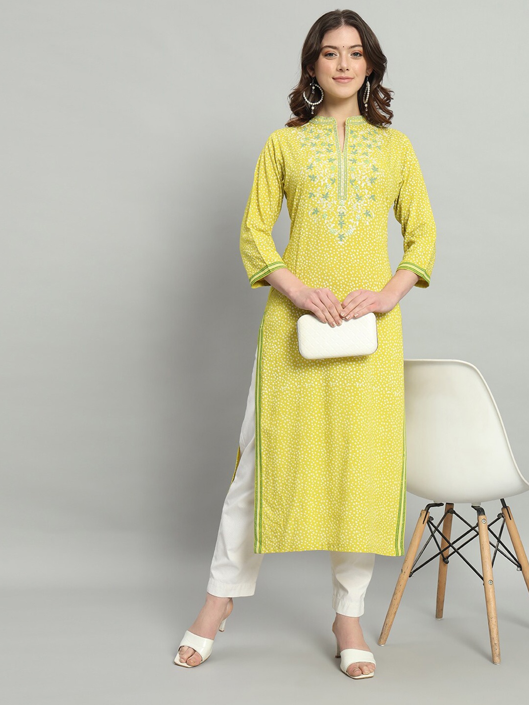 

ANGITA Embroidered Straight Kurta, Lime green