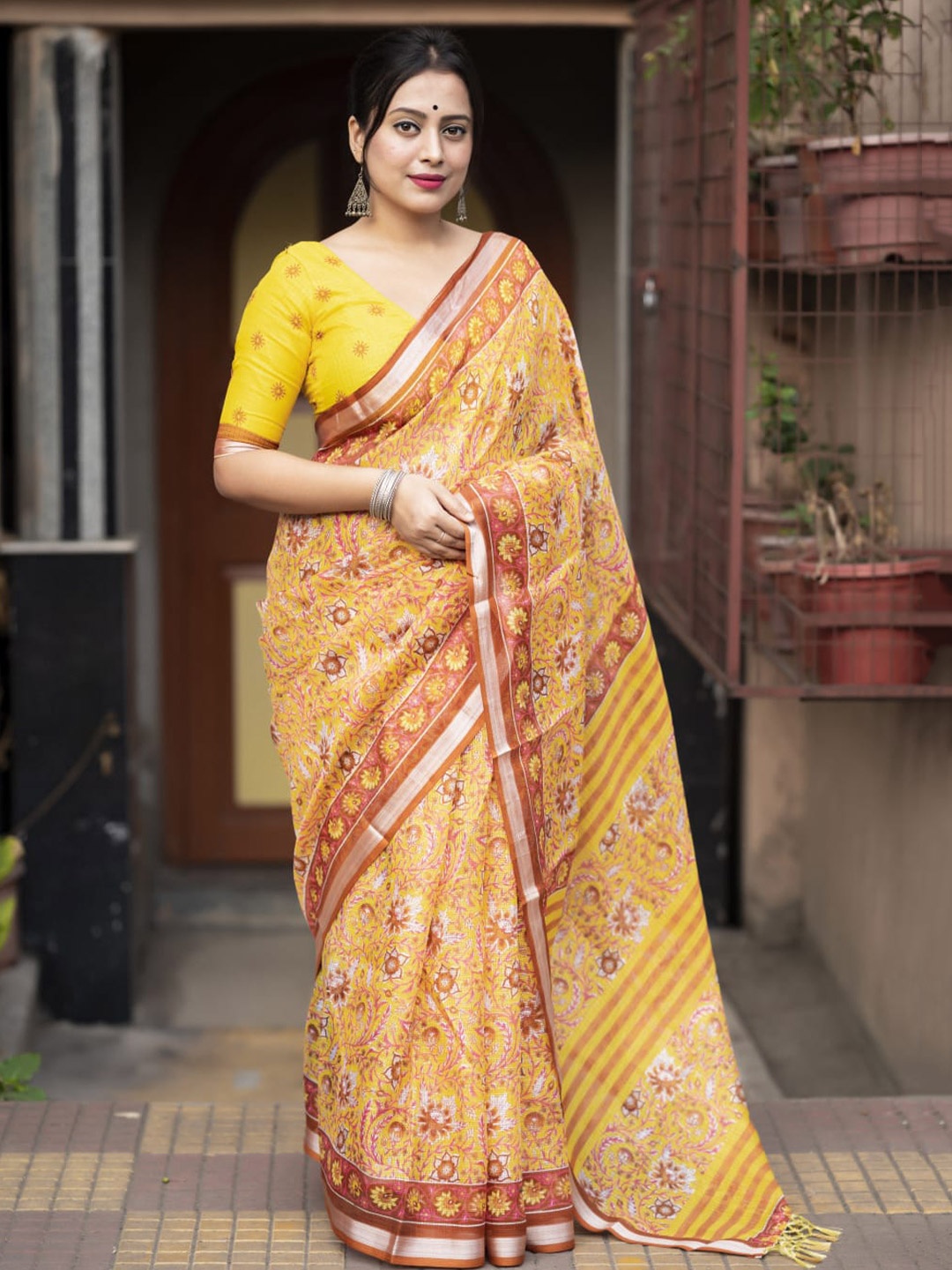 

STAVA CREATION Block Ajrak Saree, Yellow