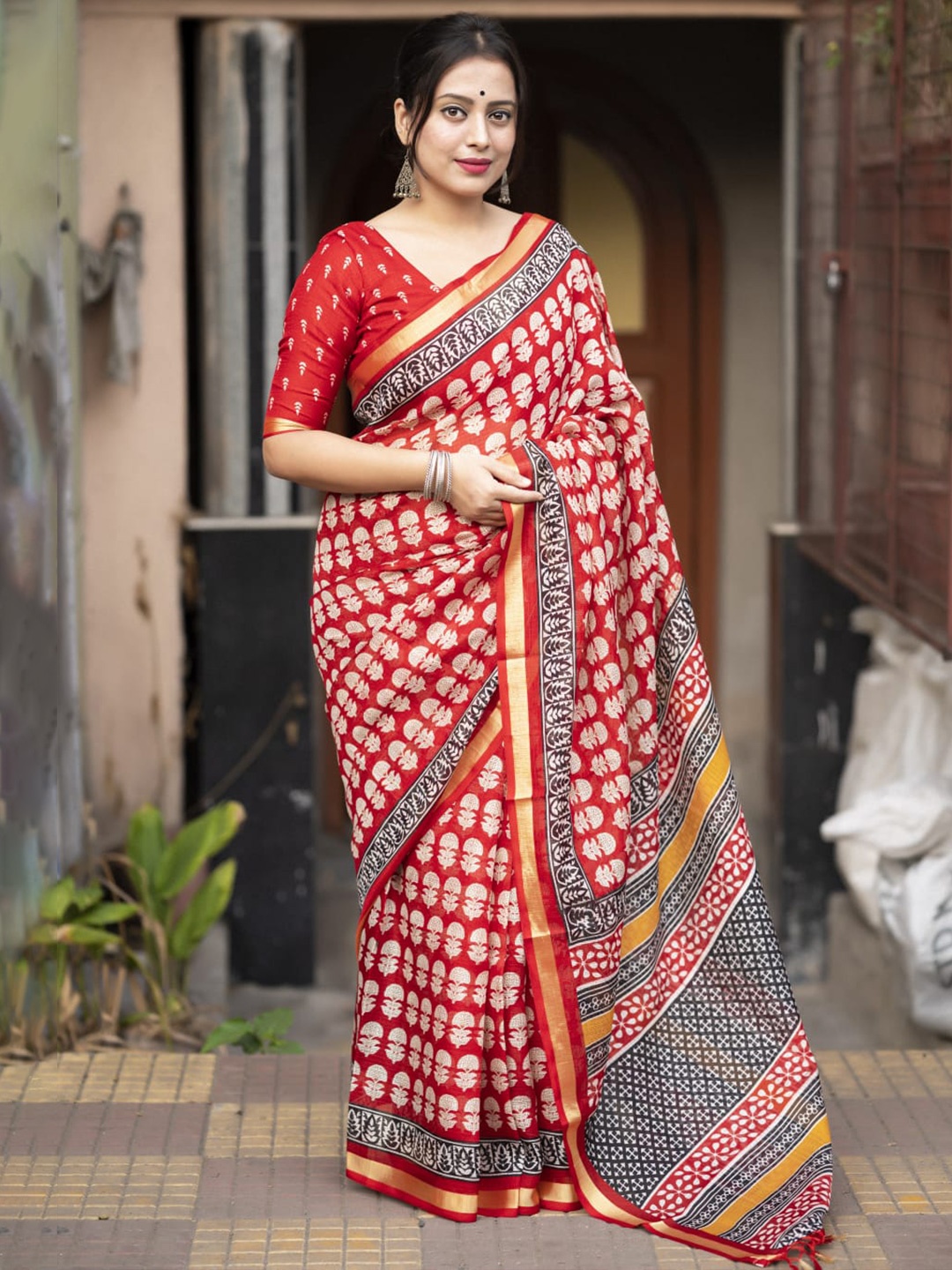 

STAVA CREATION Ajrak Block Jute Cotton Saree, Red