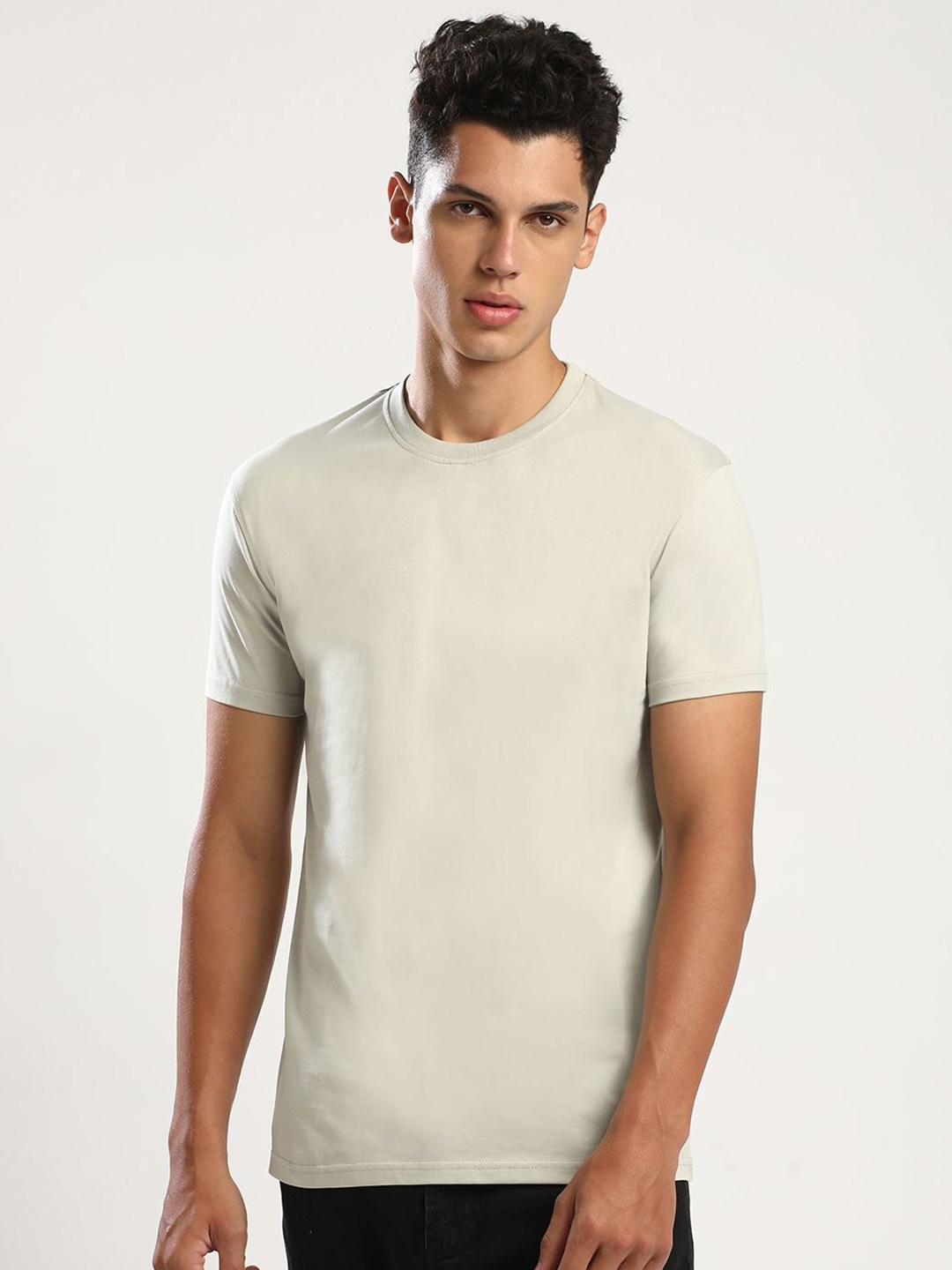 

THE DAILY OUTFITS Men Solid Bio Finish Pure Cotton T-shirt, Tan