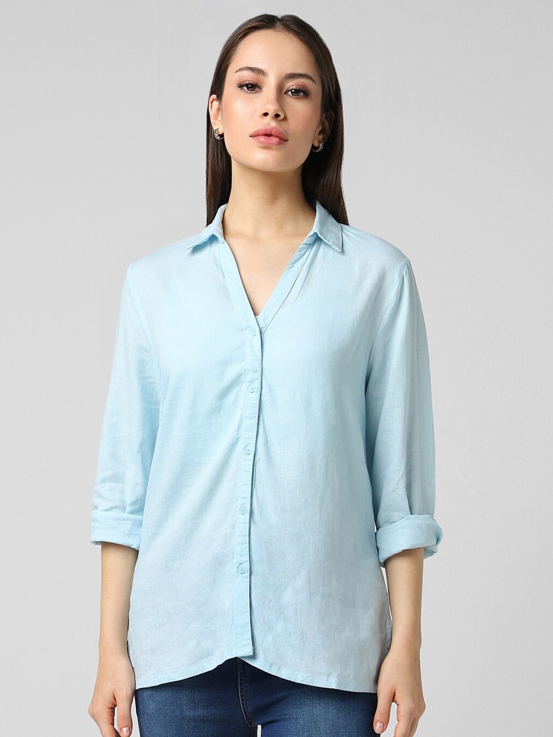 

Van Heusen Woman Spread Collar Roll Up Sleeves Regular Fit Casual Shirt, Blue