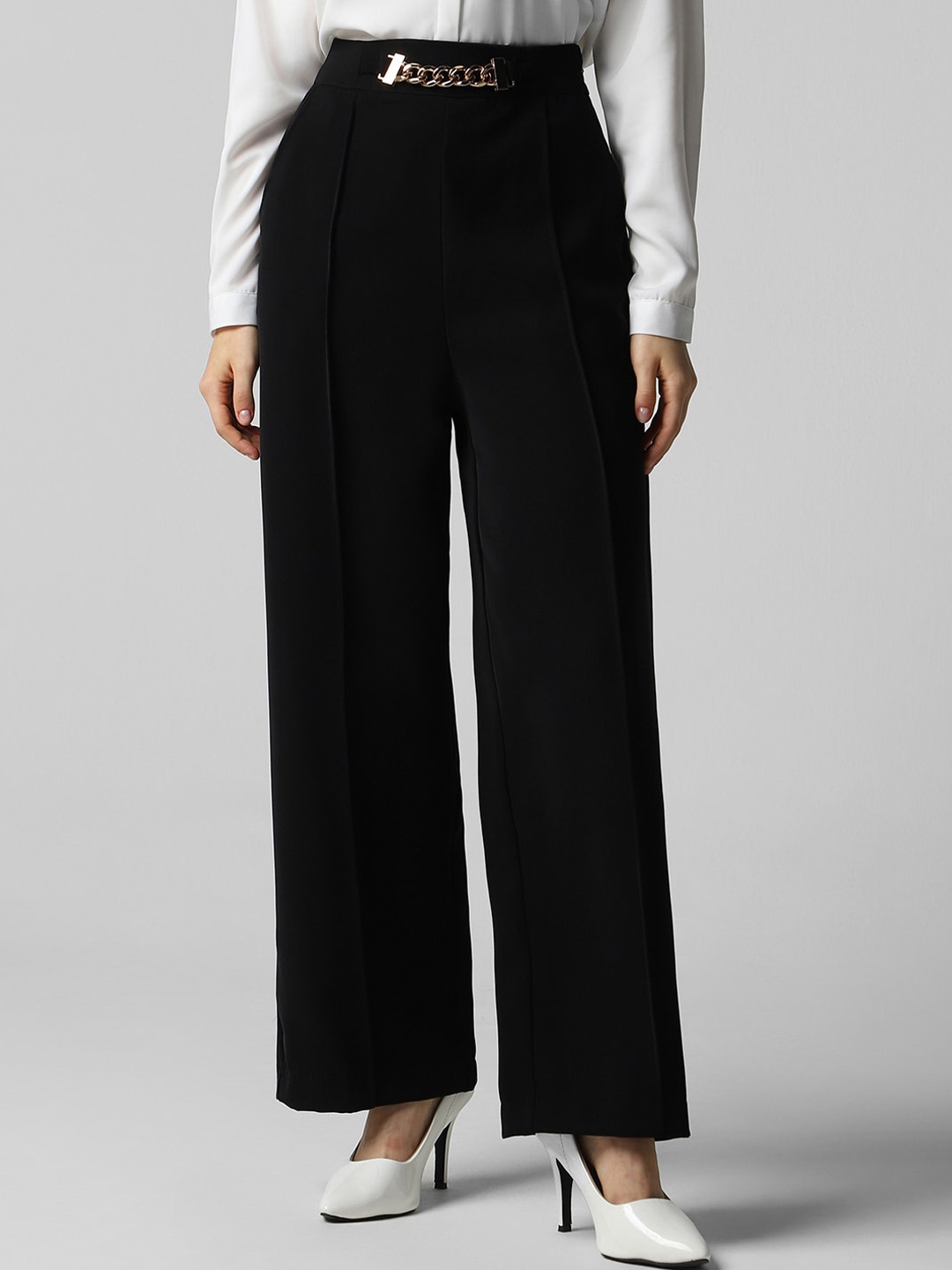 

Van Heusen Woman Women Mid-Rise Pleated Parallel Trousers, Black