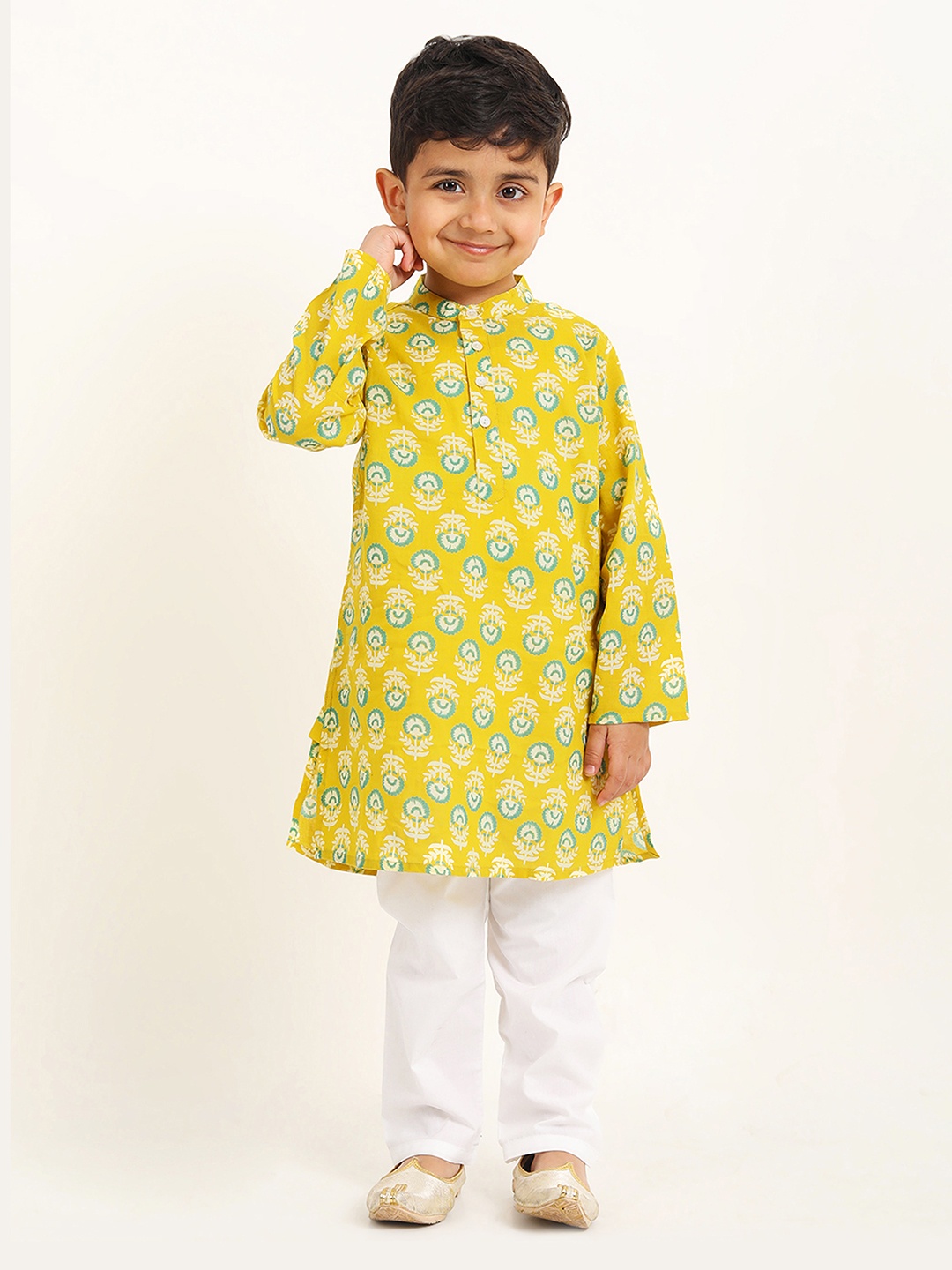 

Campana Boys Ethnic Motifs Printed Band Collar Straight Pure Cotton Kurta With Pyjamas, Mustard