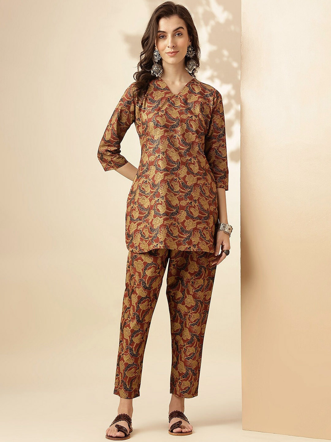 

Shaily Maroon Floral Printed V-Neck Tunic With Trousers