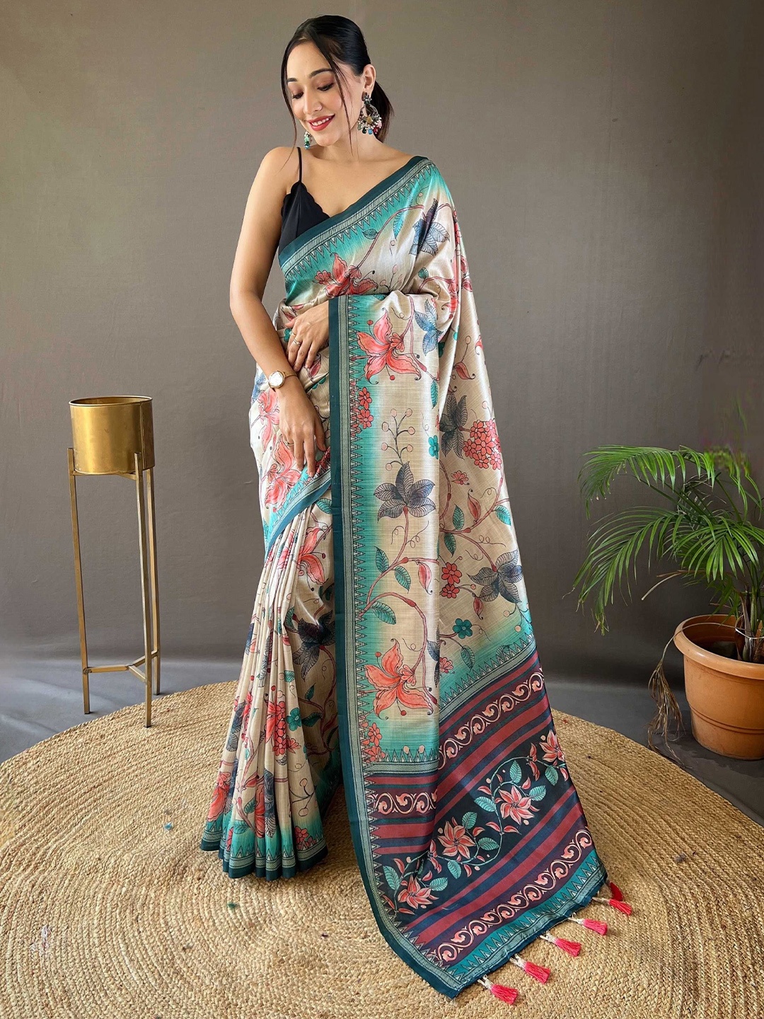 

Panzora Kalamkari Saree With Blouse Piece, Beige