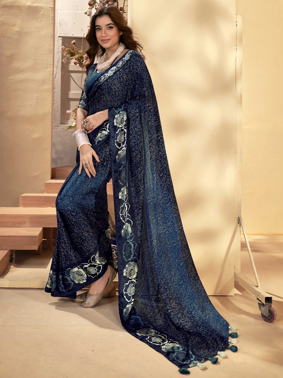 

Panzora Floral Printed Saree, Teal
