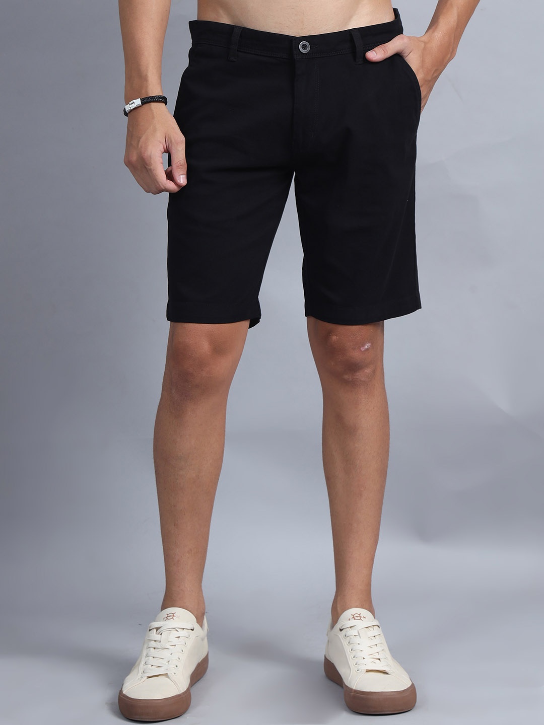 

SILISOUL Men Mid-Rise Chino Shorts, Black